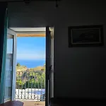 Margot - Authentic Seaview Countryside & Appartement