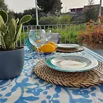 Appartement Margot - Authentic Seaview Countryside &