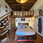 Margot - Authentic Seaview Countryside & Appartement