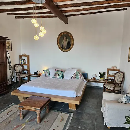 Margot - Authentic Seaview Countryside & Appartement