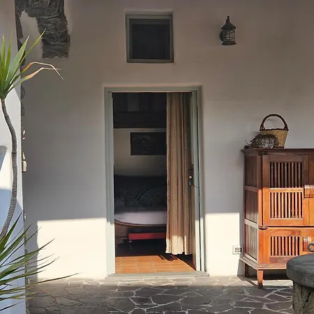 Margot - Authentic Seaview Countryside & Appartement Lipari (Isola Lipari)